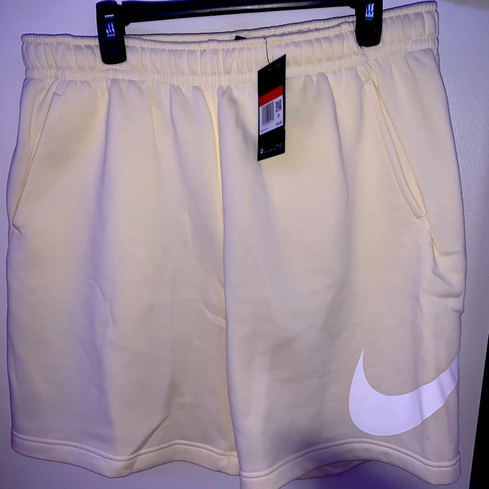 Nike Mens Fleece Short Light Cream